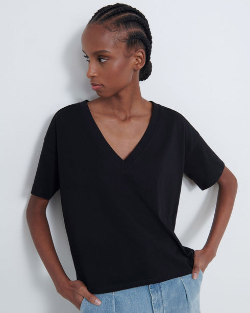 Black v neck outlet t shirts women's